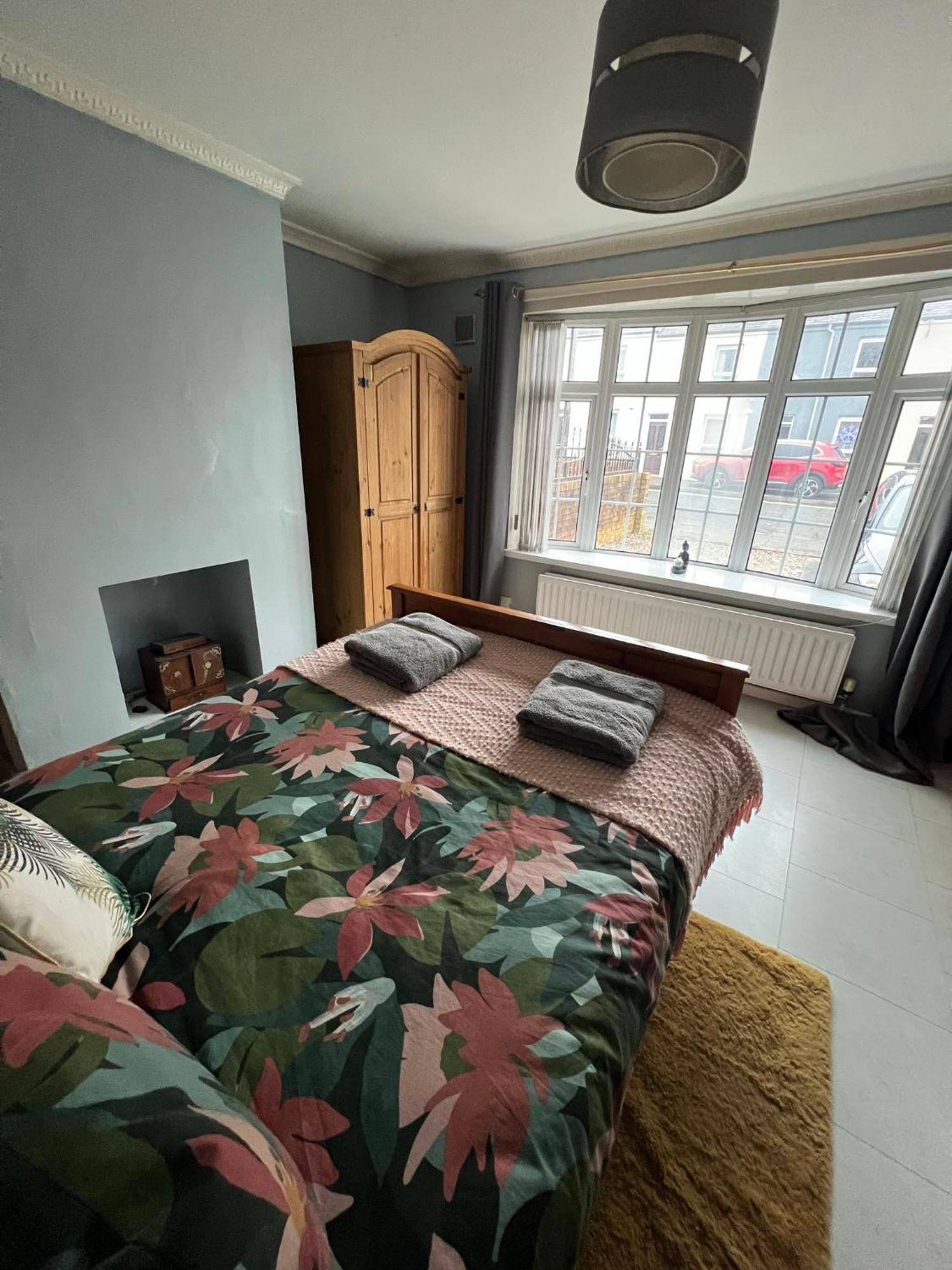 House Near To Castlecourt Shopping Apartment Belfast Exterior photo